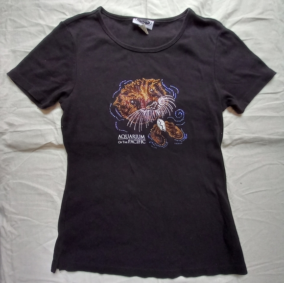caviar girl Tops - Womens black aquarium otter design t shirt size M